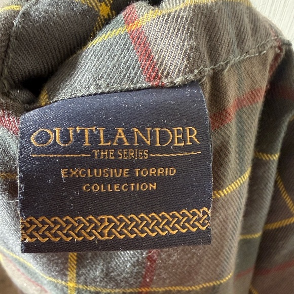 Torrid Exclusive Outlander Collection Plaid Kilt Skirt - Fraser Clan Tartan - Picture 2 of 6